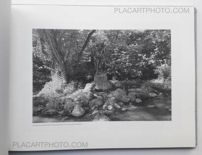 Lee Friedlander,The American Monument