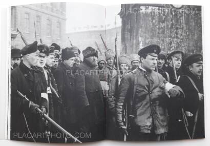 Collective,1917, Images d'une révolution