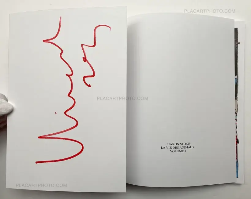 Vincent Delbrouck – SHARON STONE LA VIE DES ANIMAUX - VOL.1 (Signed copy)