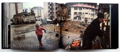 Jens Olof Lasthein,Moments in between Jens Olof Lasthein,Moments in between