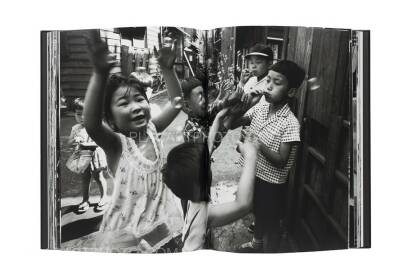 William Klein,Tokyo 1961 (Signed) William Klein,Tokyo 1961 (Signed)