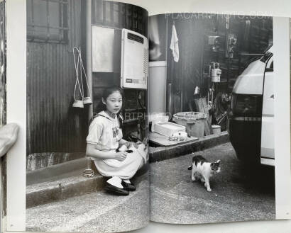 Nobuyoshi Araki,Tokyo Neko Machi (Living Cats in Tokyo) (WITH OBI) Nobuyoshi Araki,Tokyo Neko Machi (Living Cats in Tokyo) (WITH OBI)