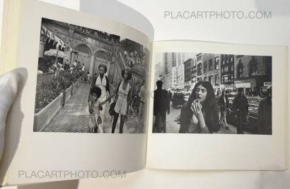 Garry Winogrand,Women are beautiful (Soft cover) Inscribed copy